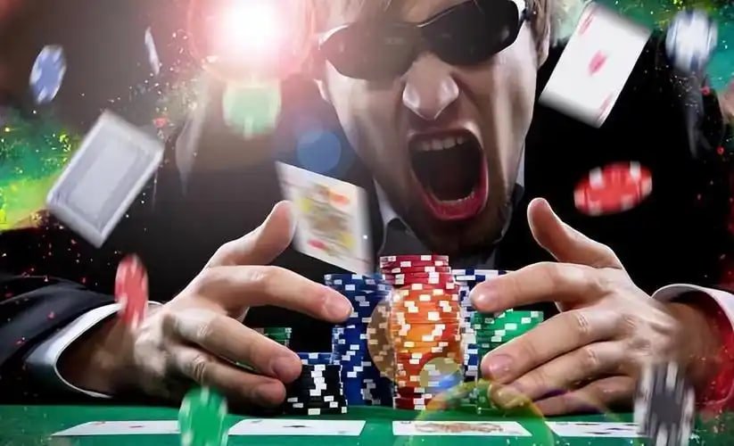 Dealer profesional hoki711 di studio live Baccarat kilat dengan kartu dan chip